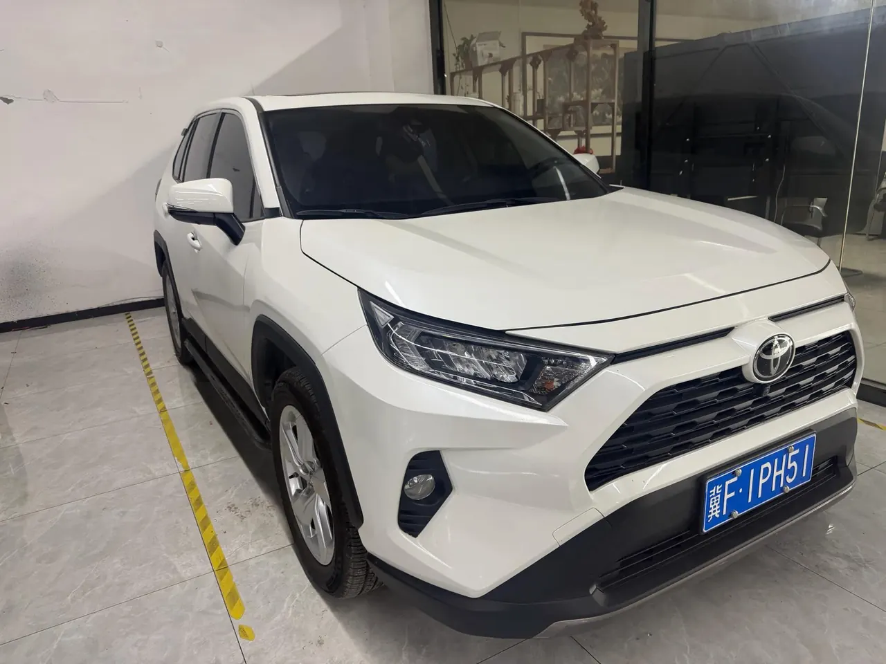 Toyota 2020 RAV4 Rongbo 2.0 Stepless Two-Drive Fashion Edition Automatic Gear 2