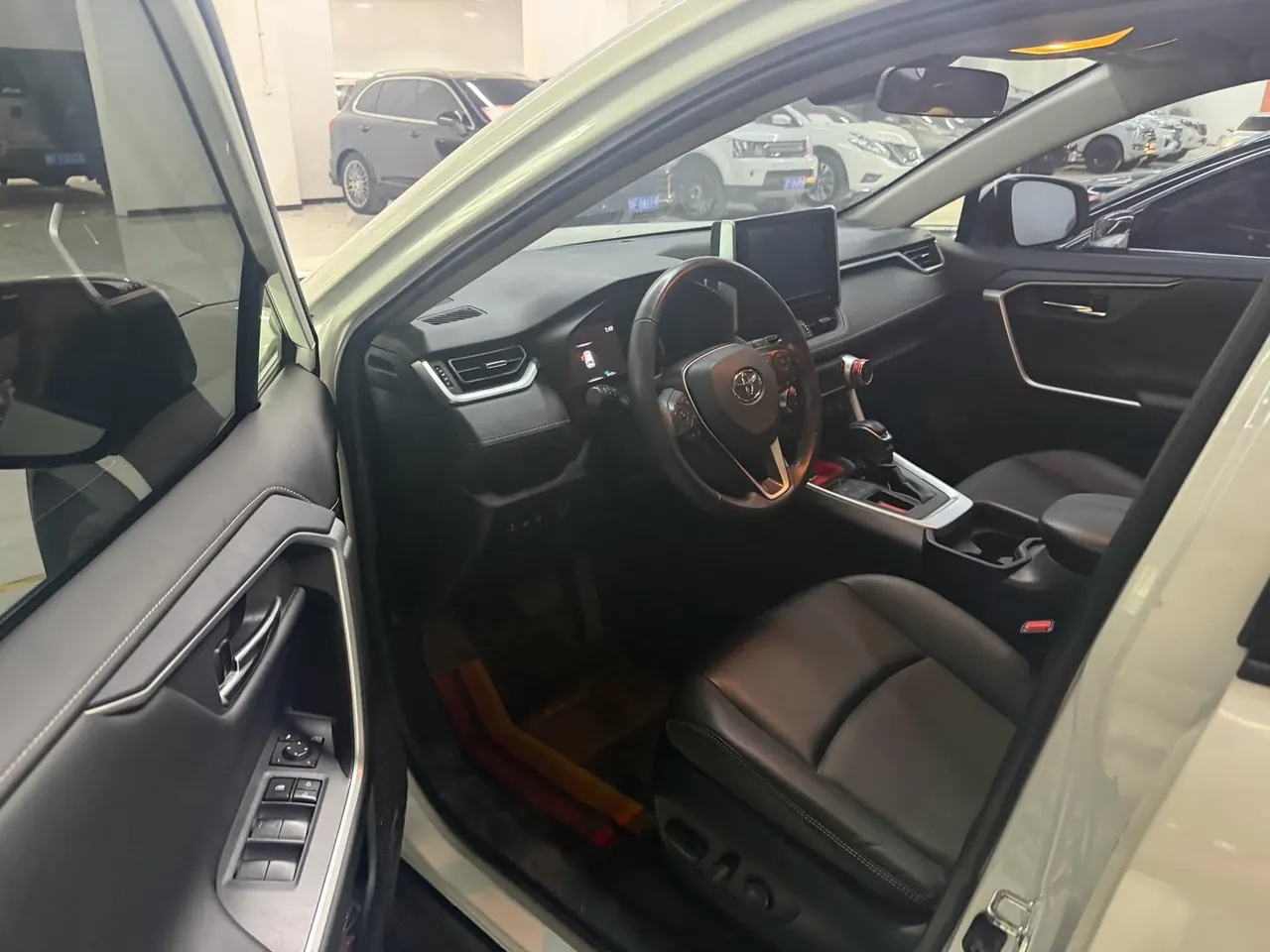 Toyota 2020 RAV4 Rongbo 2.0 Stepless Two-Drive Fashion Edition Automatic Gear 3