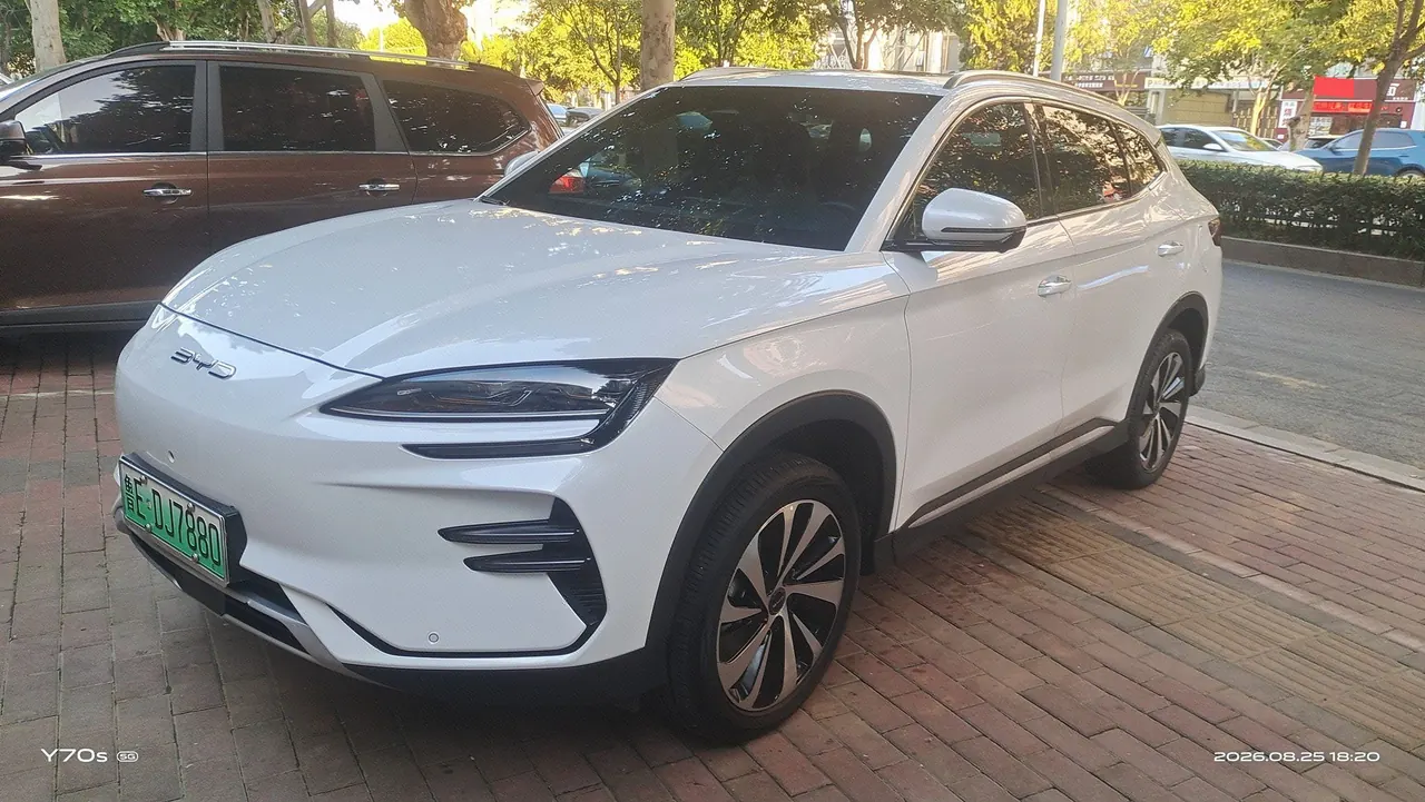 Open image lightbox: BYD Song PLUS New Energy 2024 Song PLUS EV Glory Edition 520km Pilot Automatic Gear