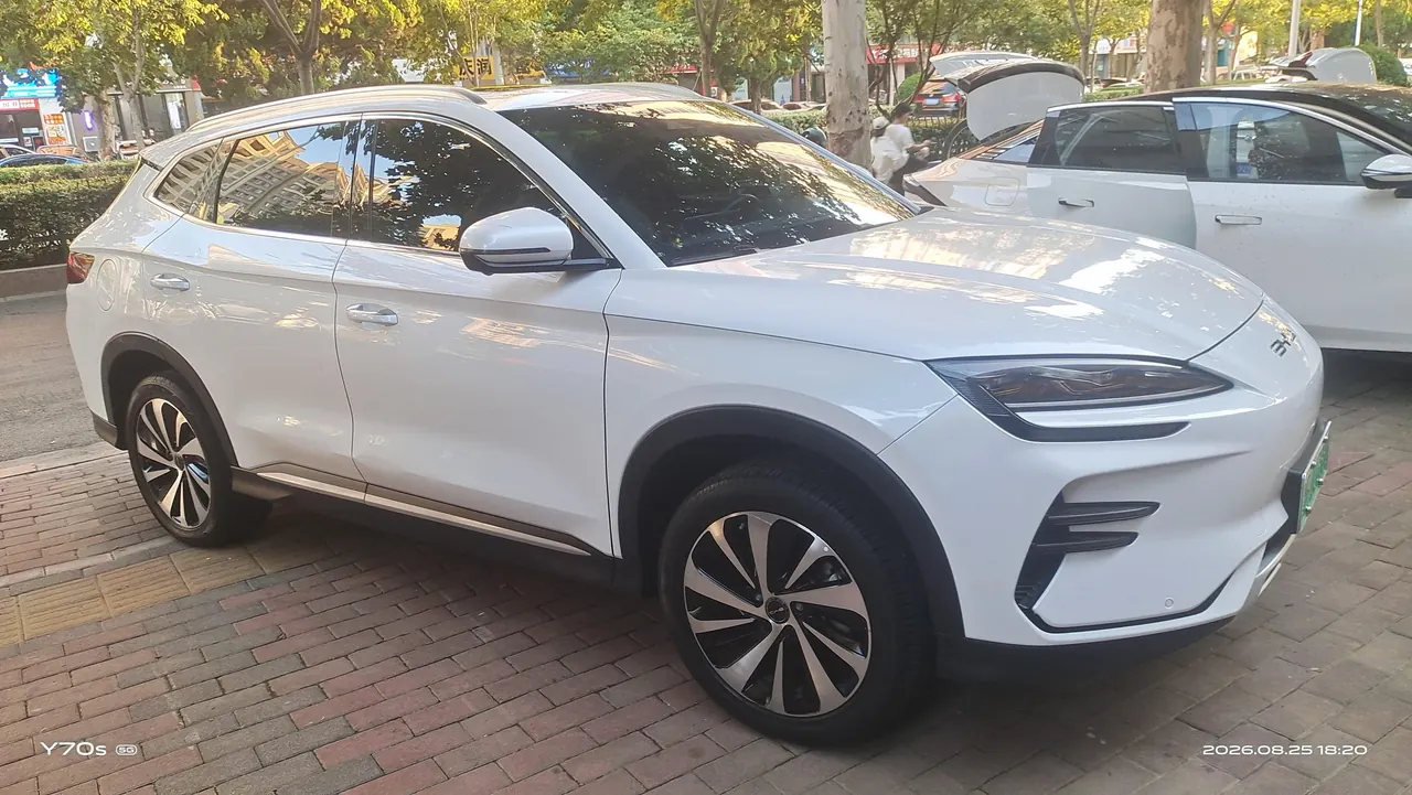 BYD Song PLUS New Energy 2024 Song PLUS EV Glory Edition 520km Pilot Automatic Gear 4