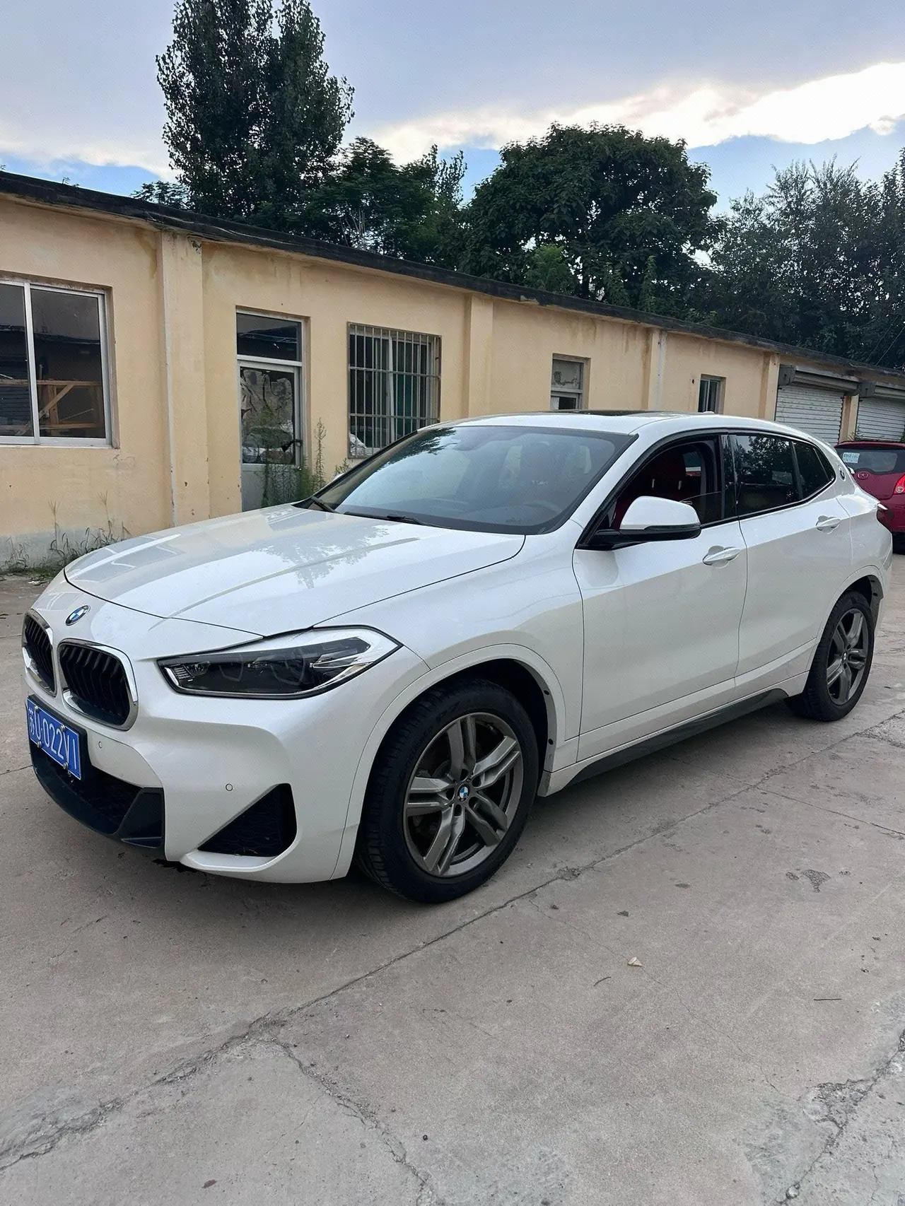 Open image lightbox: BMW 2022 X2 sDrive25i 2.0T M off-road set automatic gear