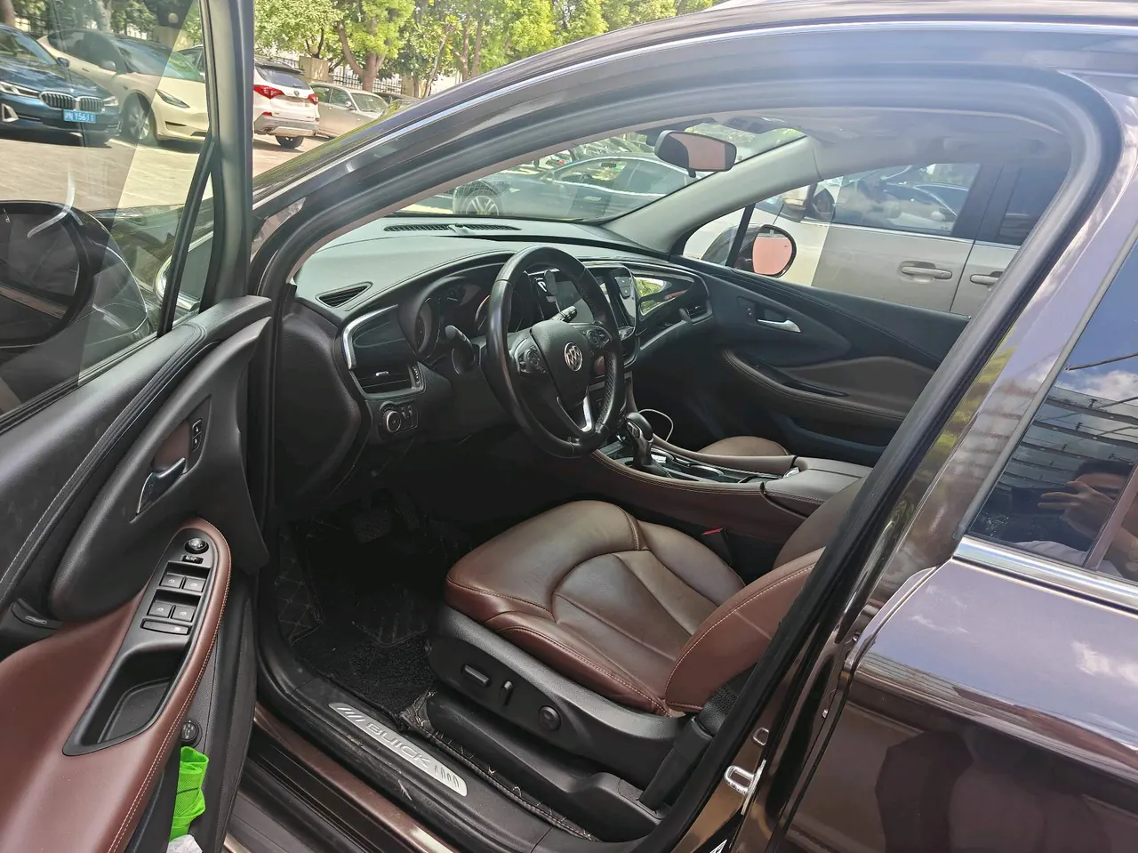 Buick 2020 Angkewei 2.0T 28T 4-wheel drive elite automatic gear 3