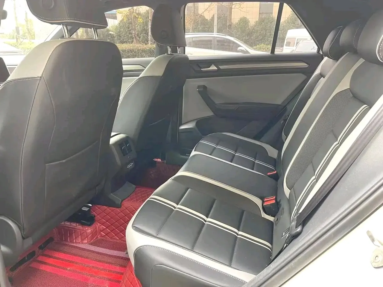 Volkswagen 2024 Tange 1.5TSI 300TSI Two-Drive Chen Guang Edition Automatic Gear 6