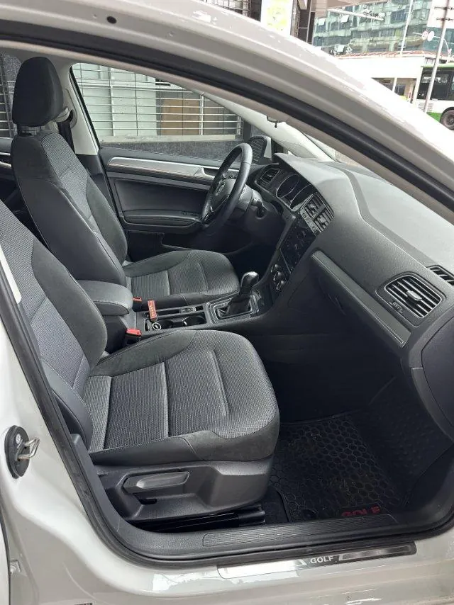 Volkswagen 2020 Golf 7 1.4TSI 280TSI Beloved Edition Comfortable Automatic 4