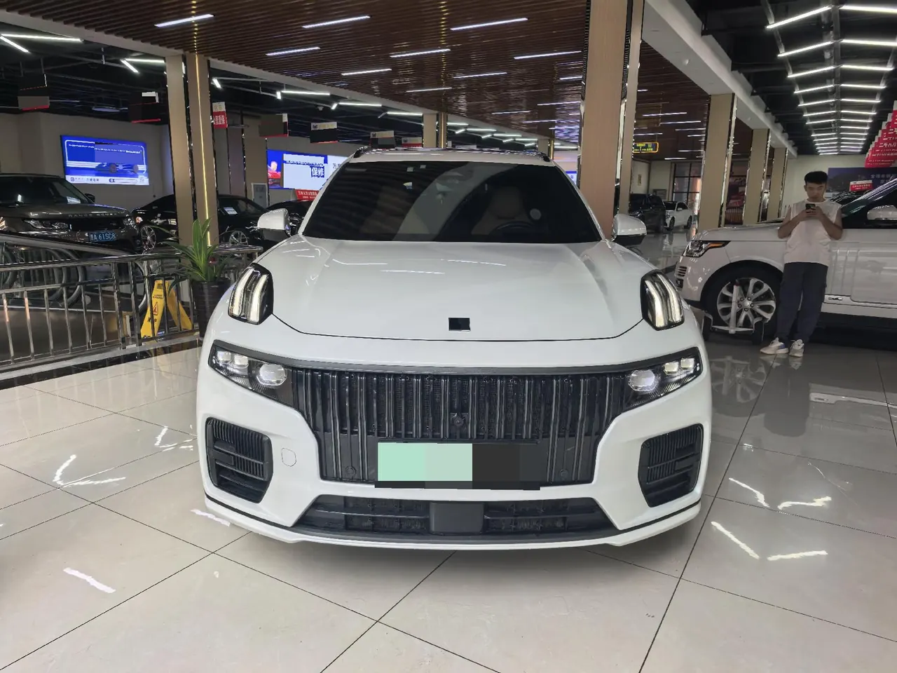 LYNK&amp;CO 09 New Energy 2021 LYNK&amp;CO 09 PHEV 2.0T Halo 7-seat Automatic Gear 2