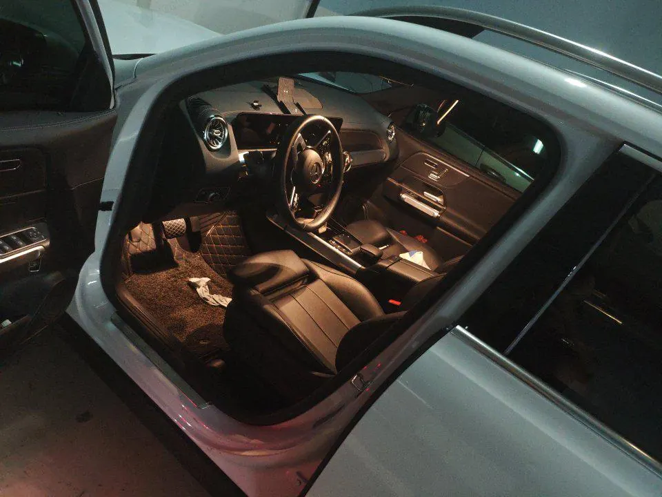 Mercedes Benz 2021 GLB 200 1.3T Fashion Automatic 3