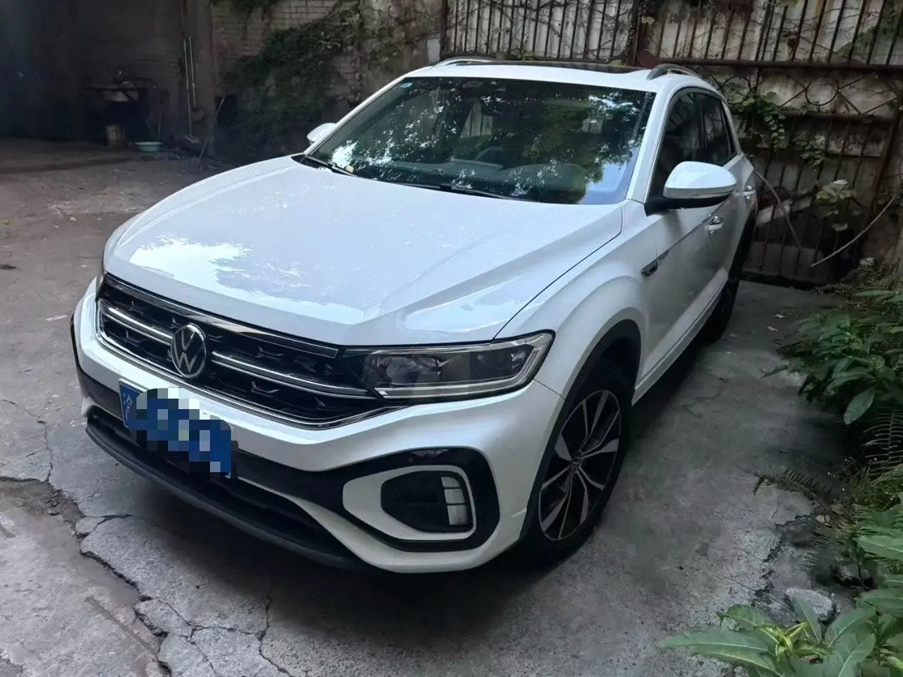 Open image lightbox: Volkswagen 2023 Tange 1.5TSI 300TSI Two-Drive Chen Guang Edition Automatic Gear