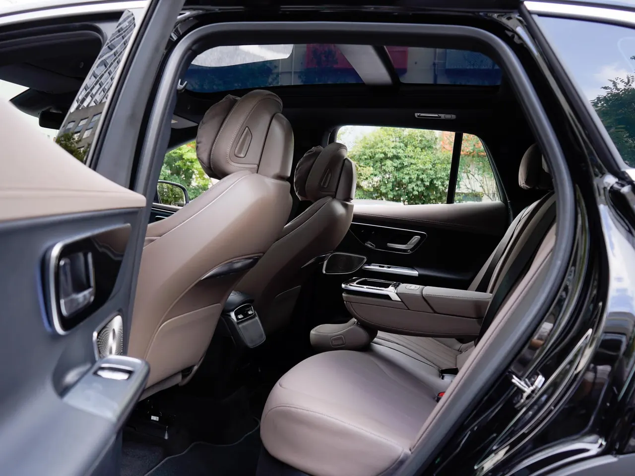 Mercedes Benz 2024 EQE SUV 500 4MATIC EQE SUV 500 4MATIC Deluxe Edition Automatic 11