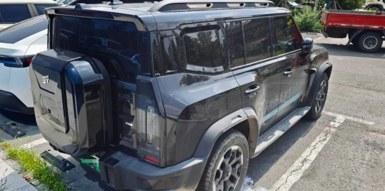 Jetour 2026 Traveler C- DM 1.5T 211km XWD Huawei Gankun Zhijia Automatic Transmission 4