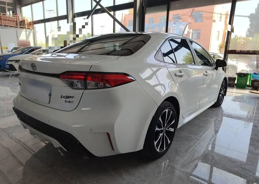Toyota 2022 Lei Ling 1.2T Stepless 185T Sports Edition Automatic Gear 3