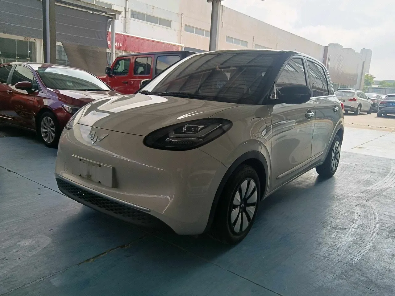 Open image lightbox: WuLing 2023 Plantronics 333km Enjoy Automatic Gear