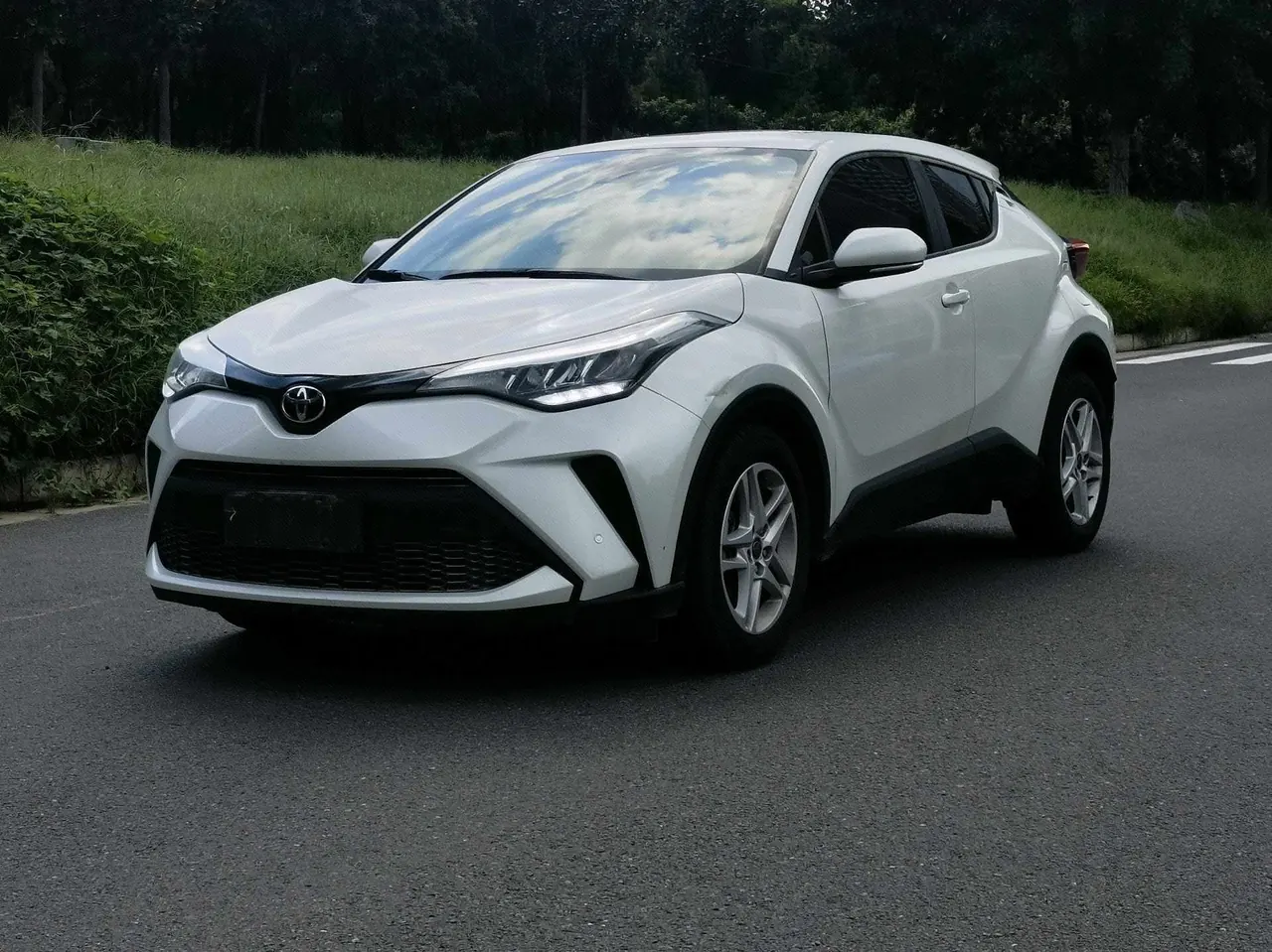 Open image lightbox: Toyota 2023 C- HR 2.0 Stepless Comfort Edition Automatic Gear
