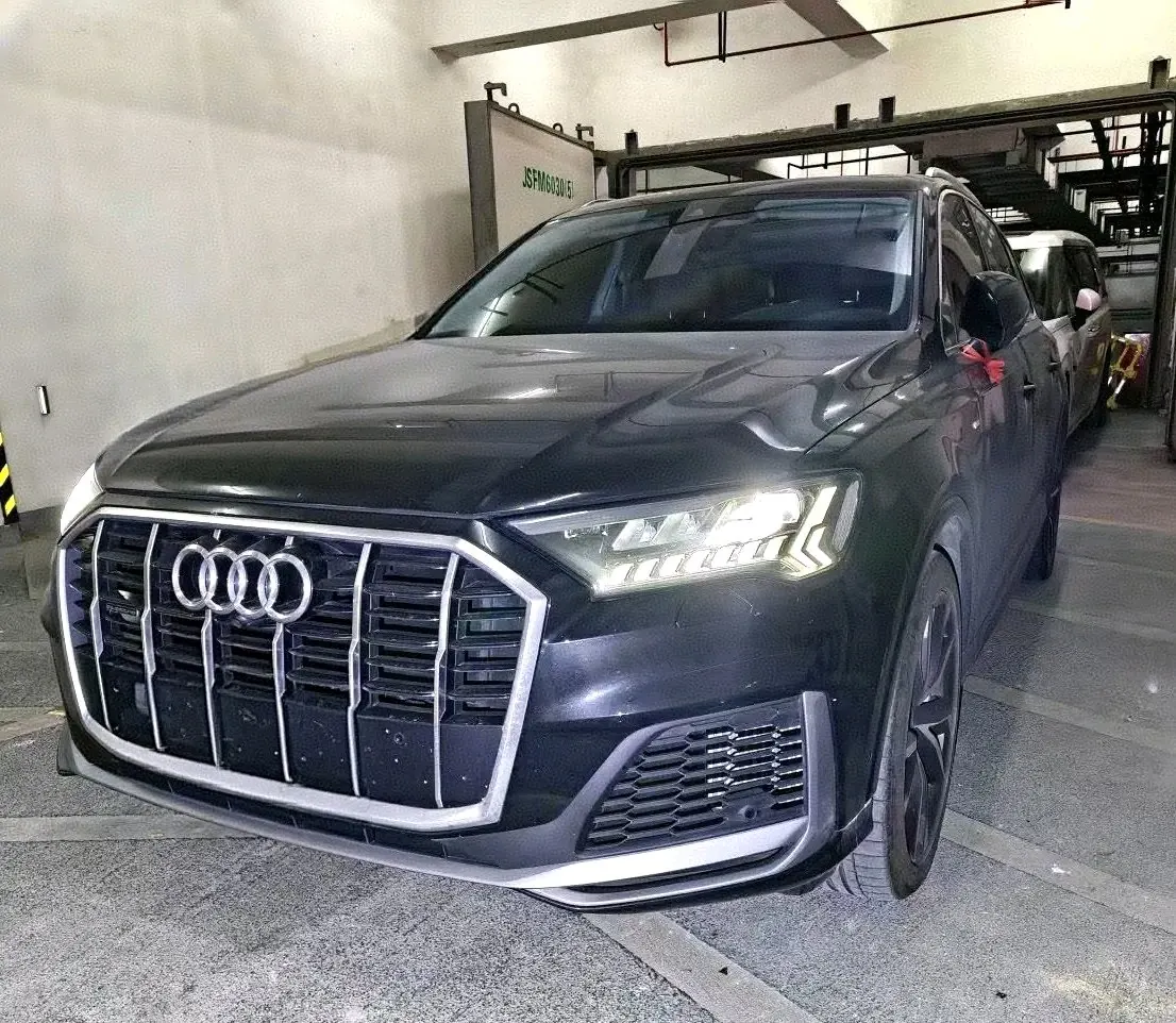 打开图片灯箱:Audi Q7 (Imported) 2023 Q7 48V 3.0TFSI 55TFSI Quattro S line Sports Automatic
