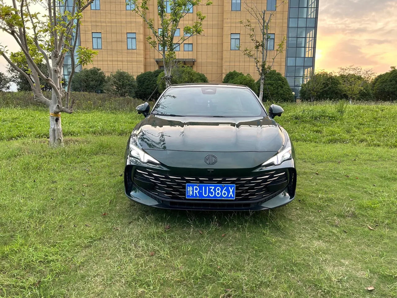 MG 2023 MG7 2.0T Beauty Hunting Luxury Edition Automatic Gear 3