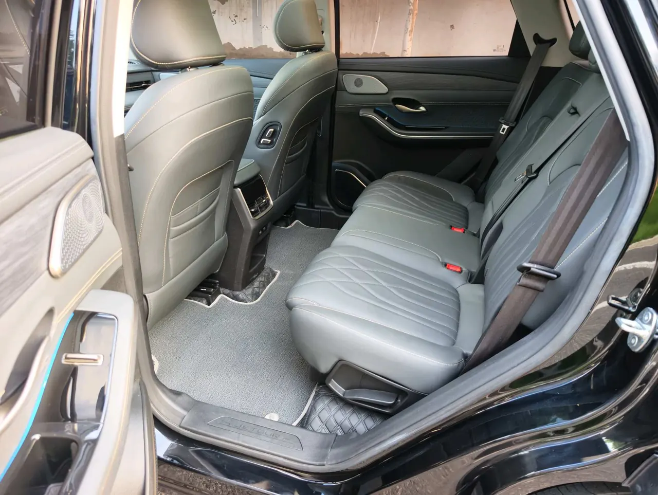 Jetour 2023 ShanHai L9 1.5TD Pro5 automatic gear 8