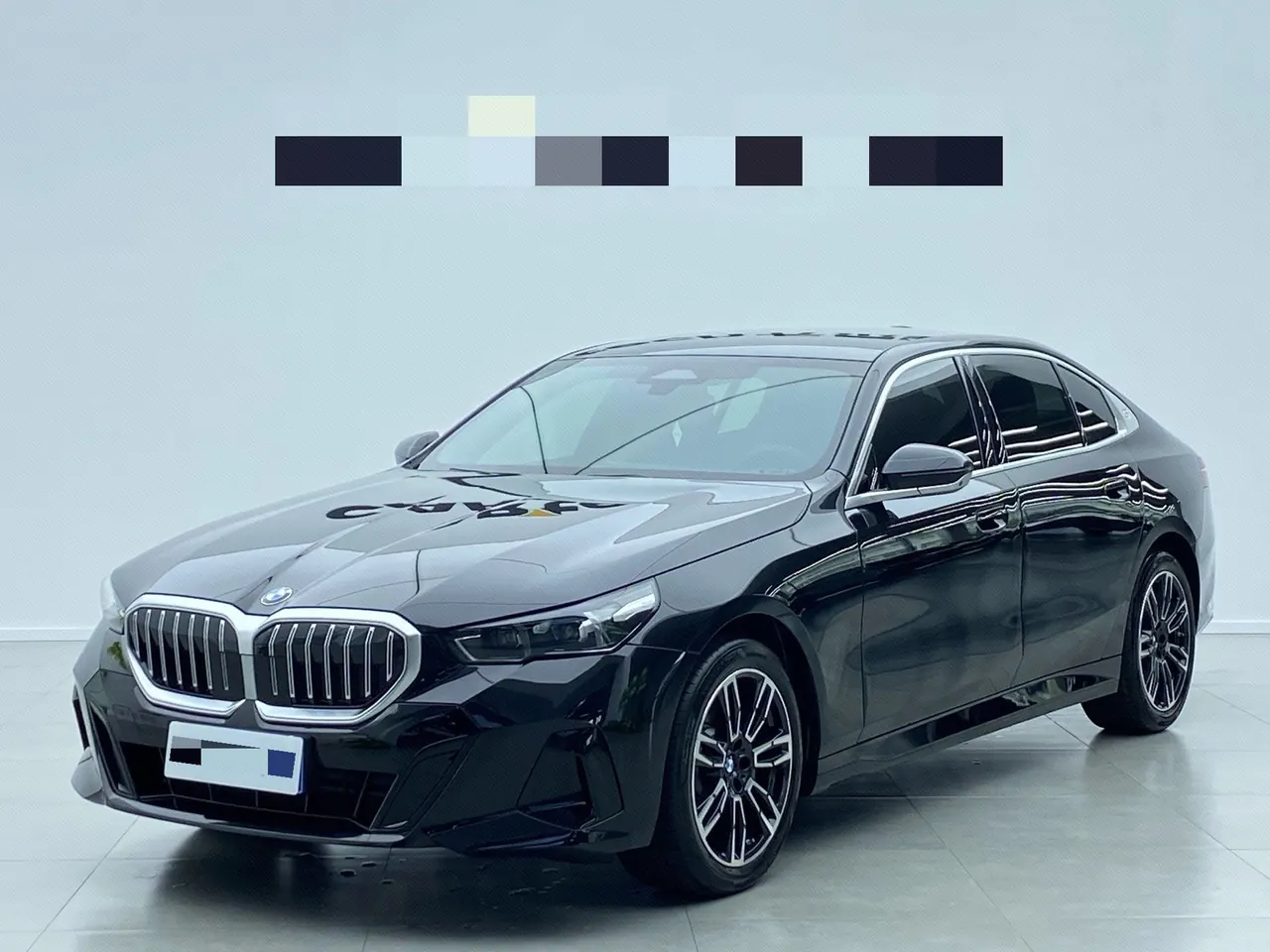打开图片灯箱:BMW 5 Series 2026 530Li 48V 2.0T Leading M Sports Suit (Modified) Automatic Gear