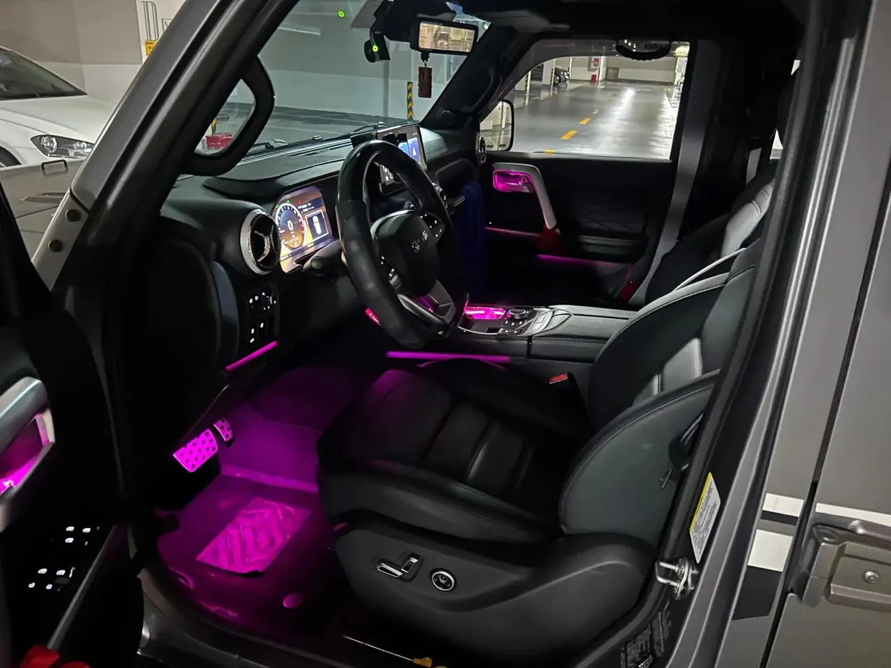 Beijing 2023 BJ40 2.0T Four-wheel Drive Ring Tower Champion Edition Automatic Gear 5