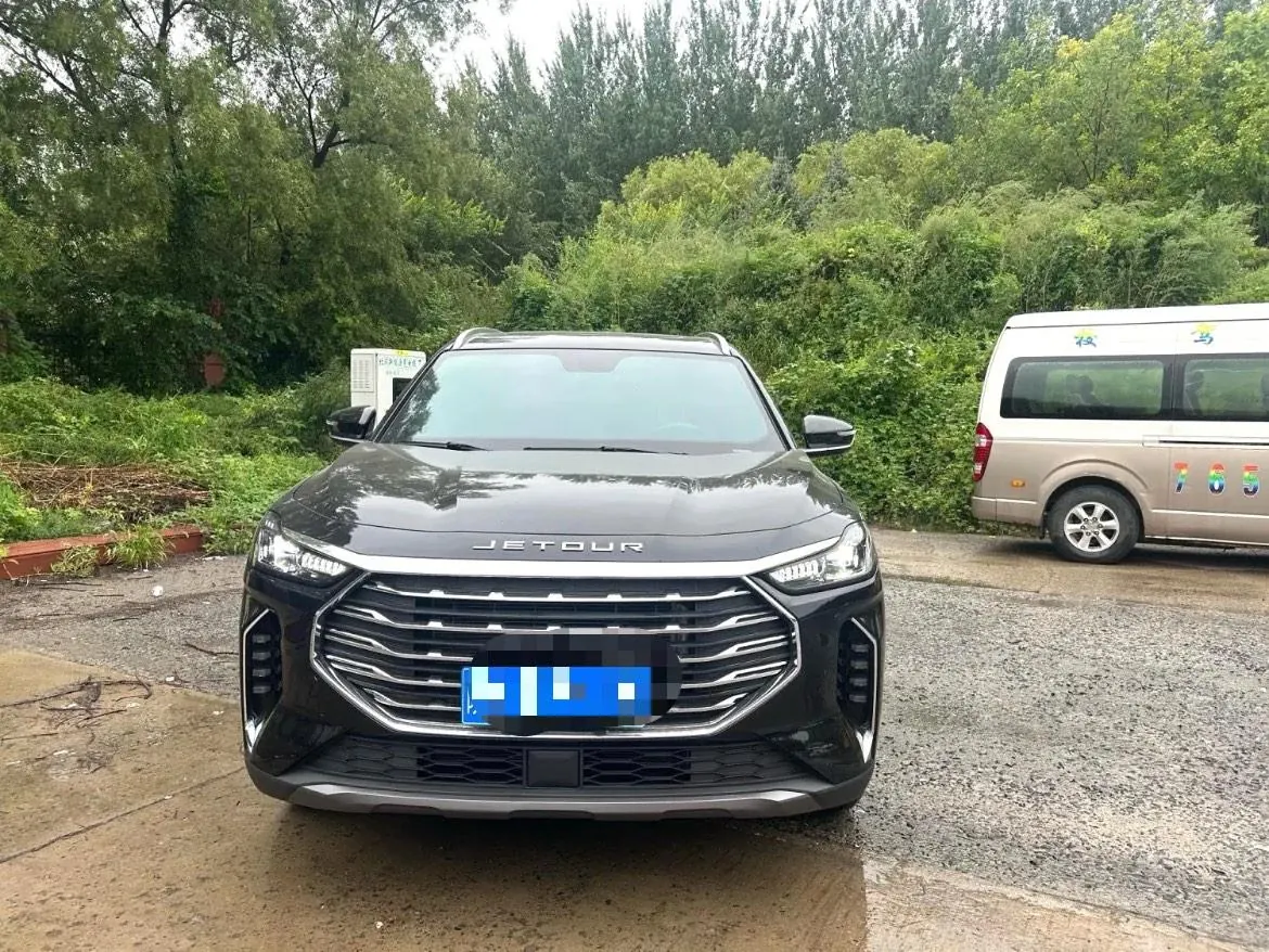 Jetour 2023 X70 PLUS 1.5T self-improvement PRO7 automatic gear 3