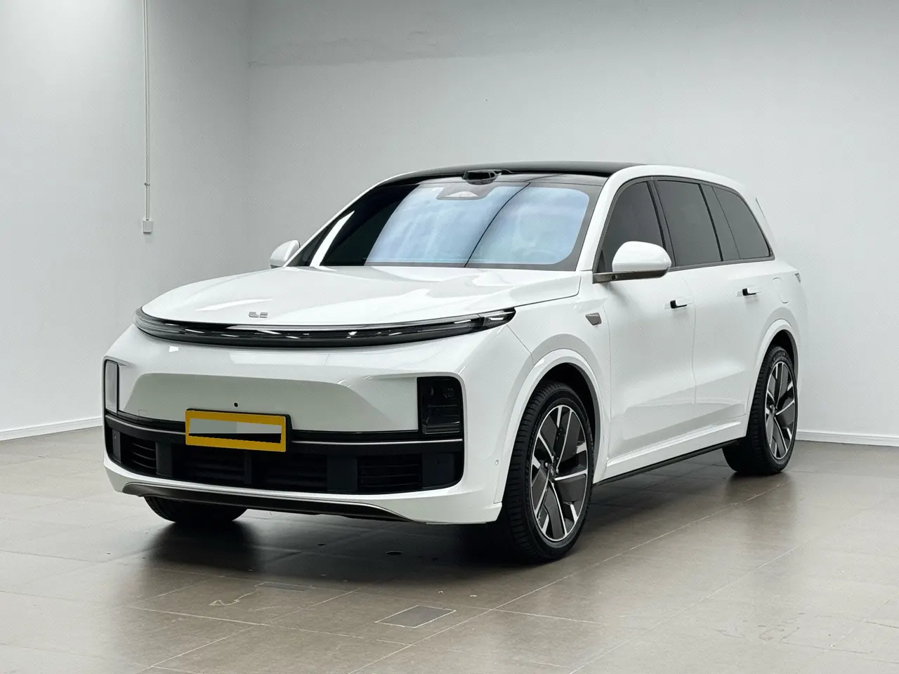 Open image lightbox: Li 2025 L9 Ultra Smart Refresh Edition Automatic Transmission