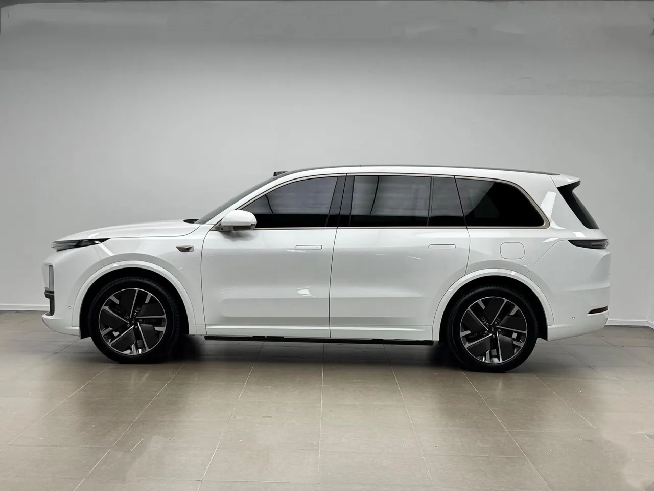 Li 2025 L9 Ultra Smart Refresh Edition Automatic Transmission 4
