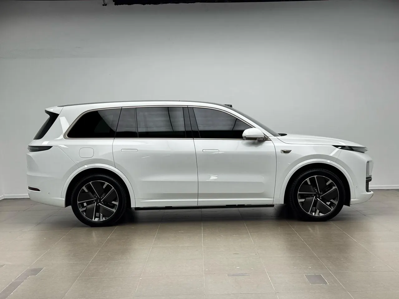 Li 2025 L9 Ultra Smart Refresh Edition Automatic Transmission 8