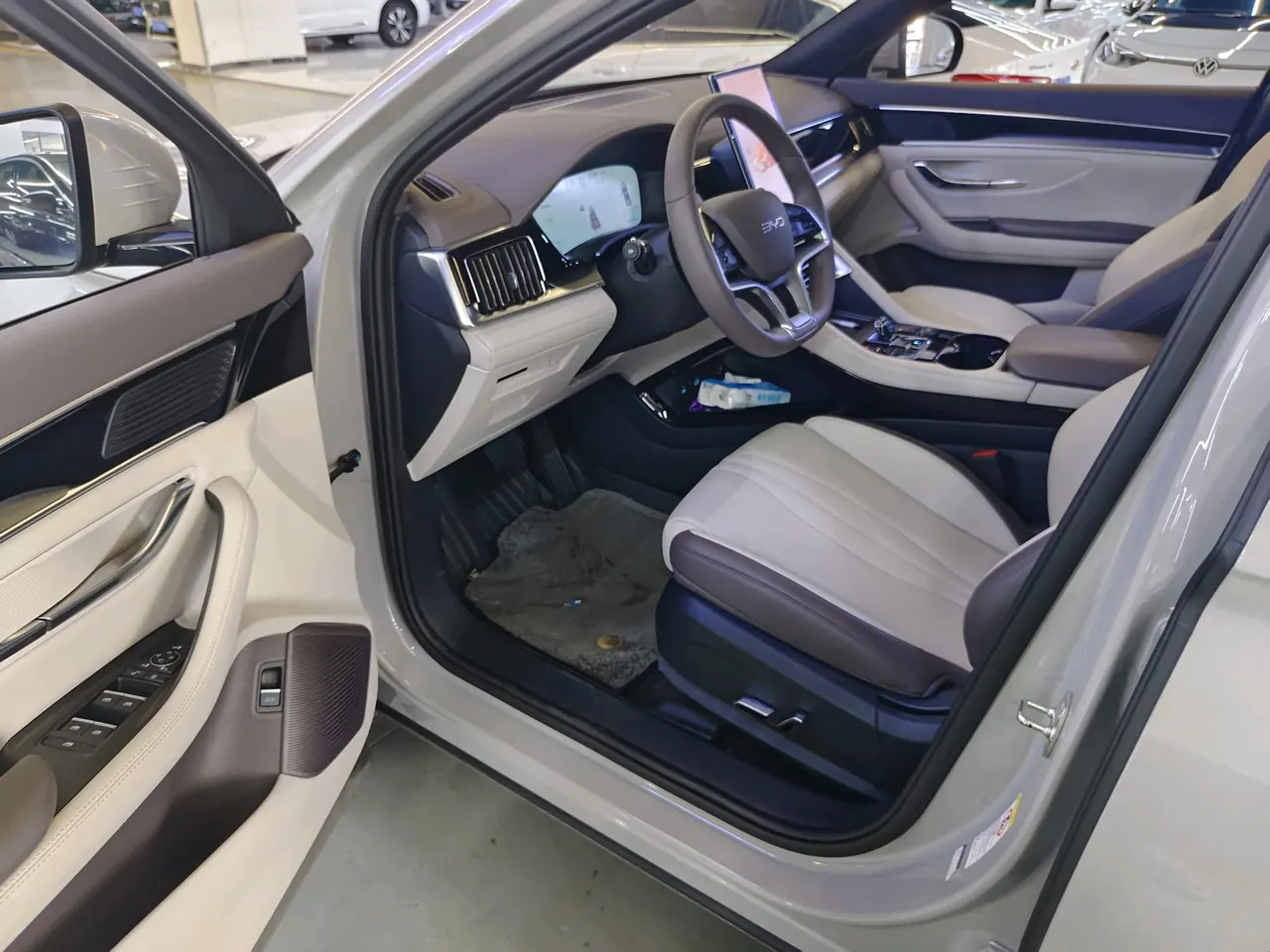BYD Song PLUS New Energy 2025 Song PLUS DM-i 1.5 Stepless 112KM Honorable Automatic Gear 2