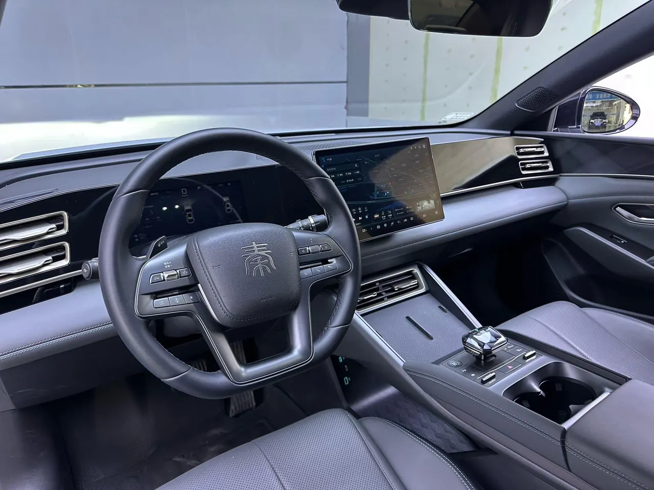 BYD 2025 Qin L DM-i 1.5 stepless smart driving version 80KM leading automatic gear 9