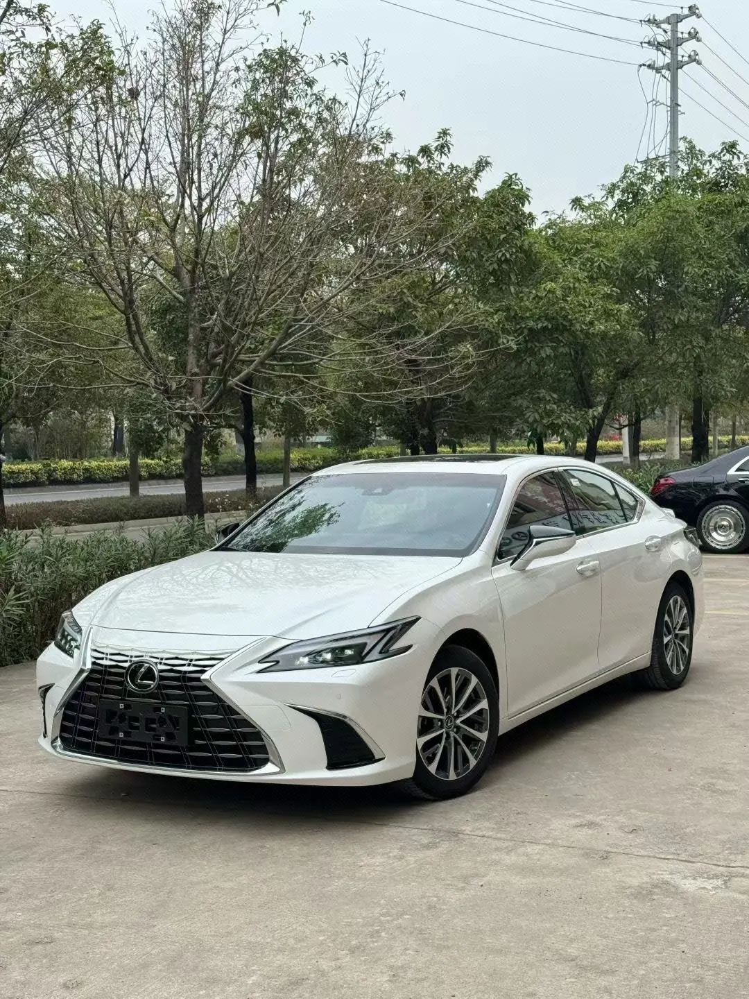 Open image lightbox: Lexus ES (Imported) 2025 ES300h 2.5 Stepless Premium Edition Automatic Gear