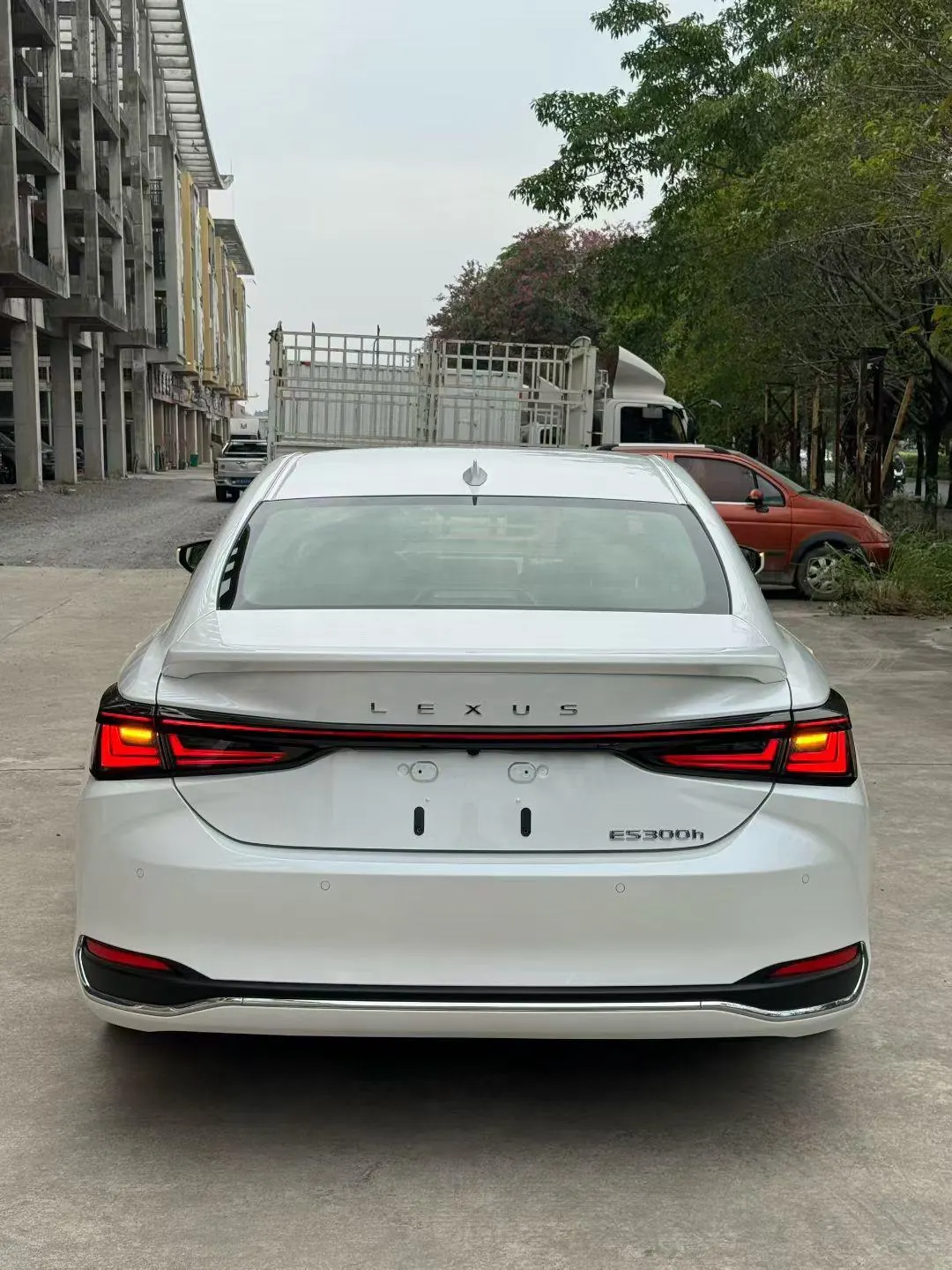 Lexus ES (Imported) 2025 ES300h 2.5 Stepless Premium Edition Automatic Gear 5