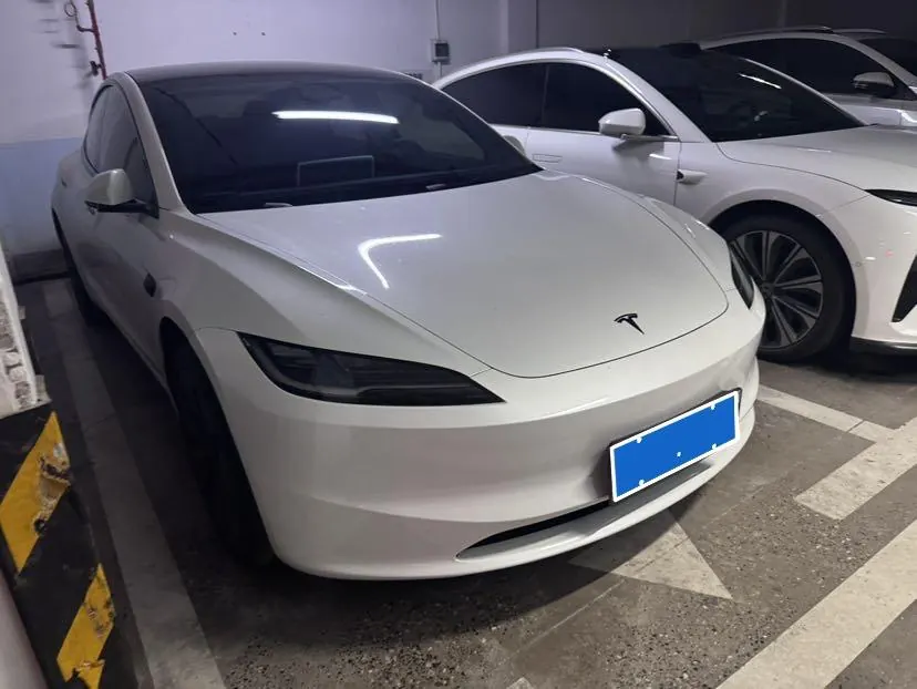 Tesla 2025 Model 3 Rear-Wheel-Drive Edition (facelift) Automatic Transmission 3