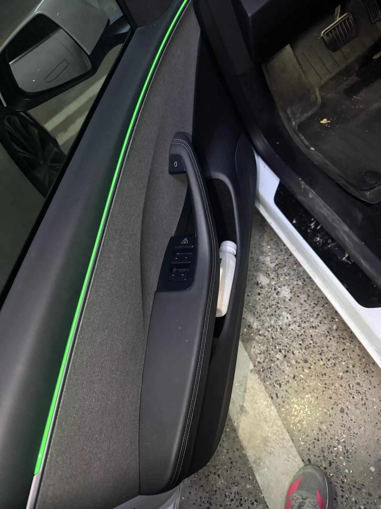 Tesla 2025 Model 3 Rear-Wheel-Drive Edition (facelift) Automatic Transmission 6