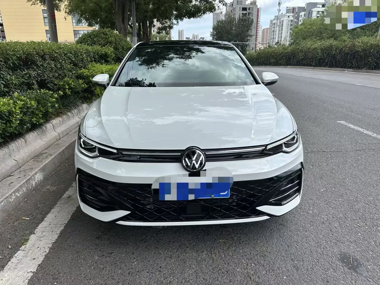 Volkswagen 2026 Golf 8 R-Line 1.5TSI 300TSI Automatic 3