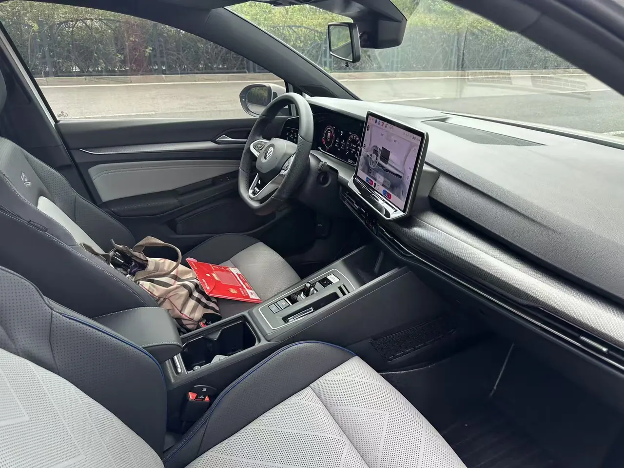 Volkswagen 2026 Golf 8 R-Line 1.5TSI 300TSI Automatic 4