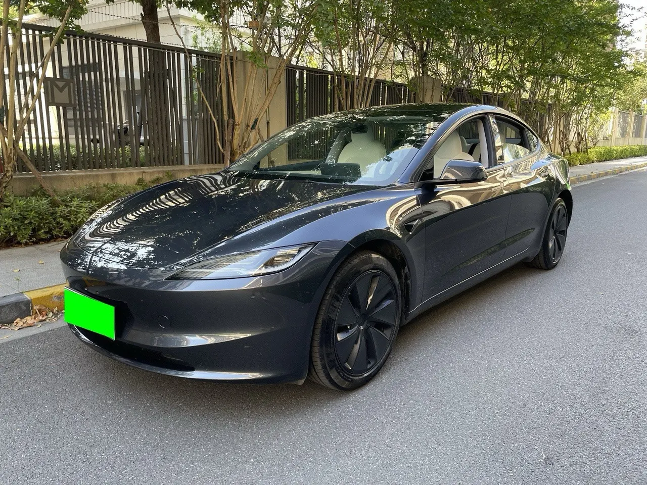 打开图片灯箱:Tesla 2023 Model 3 Rejuvenation Edition Rear Wheel Drive Automatic Transmission