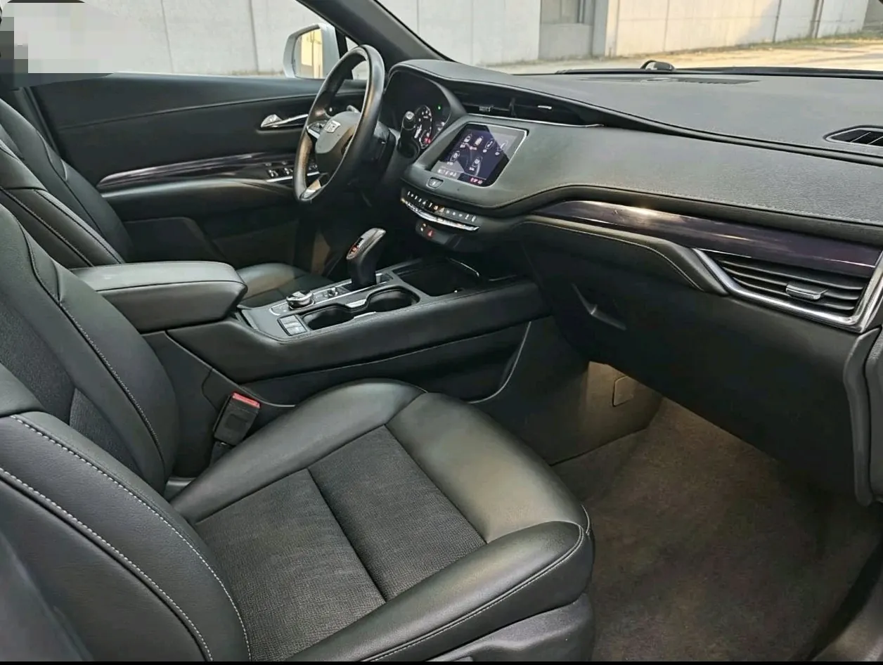 Cadillac 2021 XT4 2.0T 28T Two-Drive Technical Automatic Gear 2