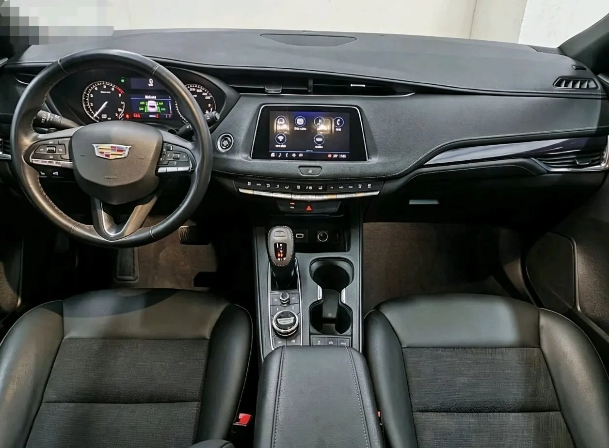 Cadillac 2021 XT4 2.0T 28T Two-Drive Technical Automatic Gear 4