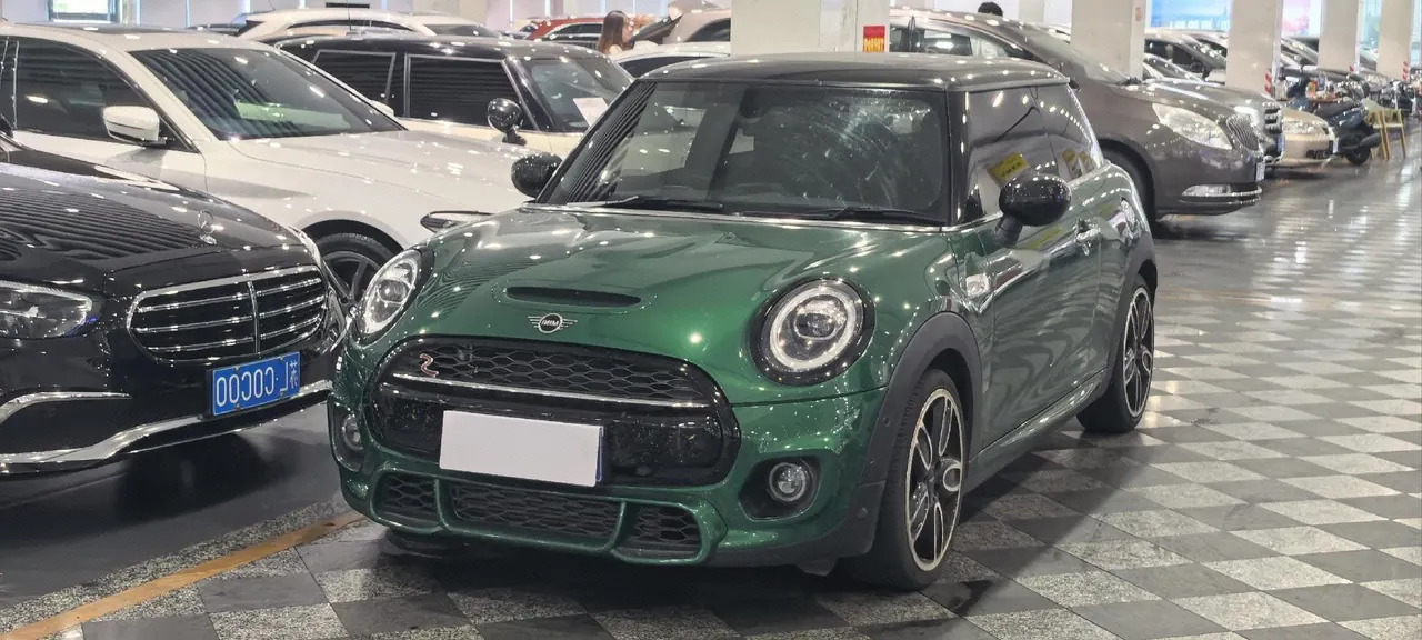 Open image lightbox: MINI Mini (imported) 2021 Mini Cooper S 2.0T racer automatic gear