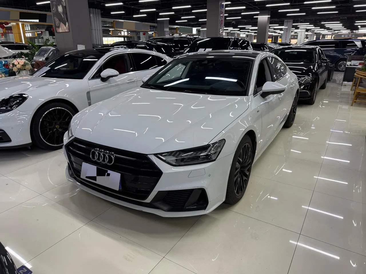 打开图片灯箱:Audi A7 (Imported) 2021 A7 Sportback 2.0TFSI 45TFSI Automatic Gear Selection