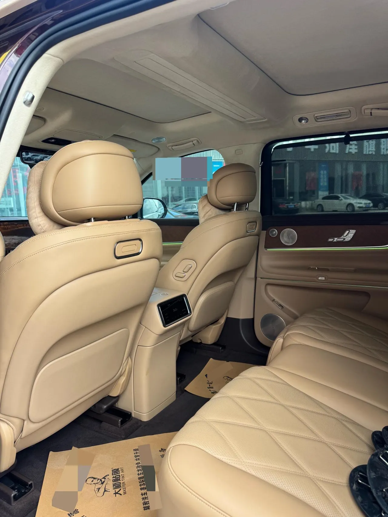 AITO 2025 AITO M9 extended range Ultra version 52kWh5 seat version automatic gear 3