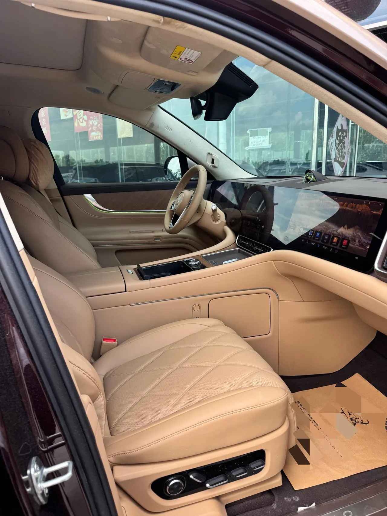 AITO 2025 AITO M9 extended range Ultra version 52kWh5 seat version automatic gear 8
