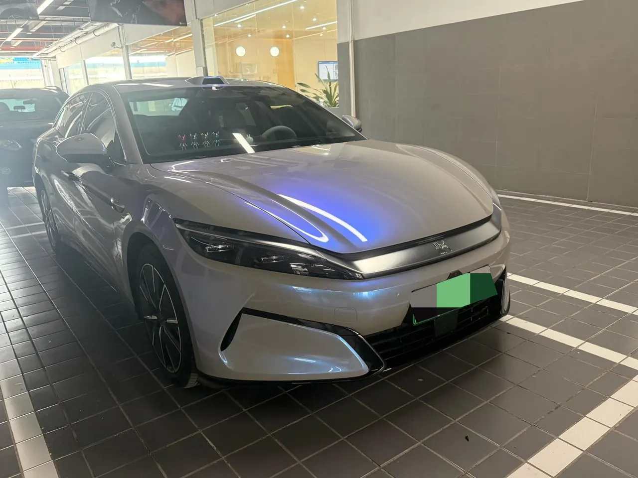 BYD 2025 Han L EV 701KM Laser Radar Flagship Automatic Gear 2