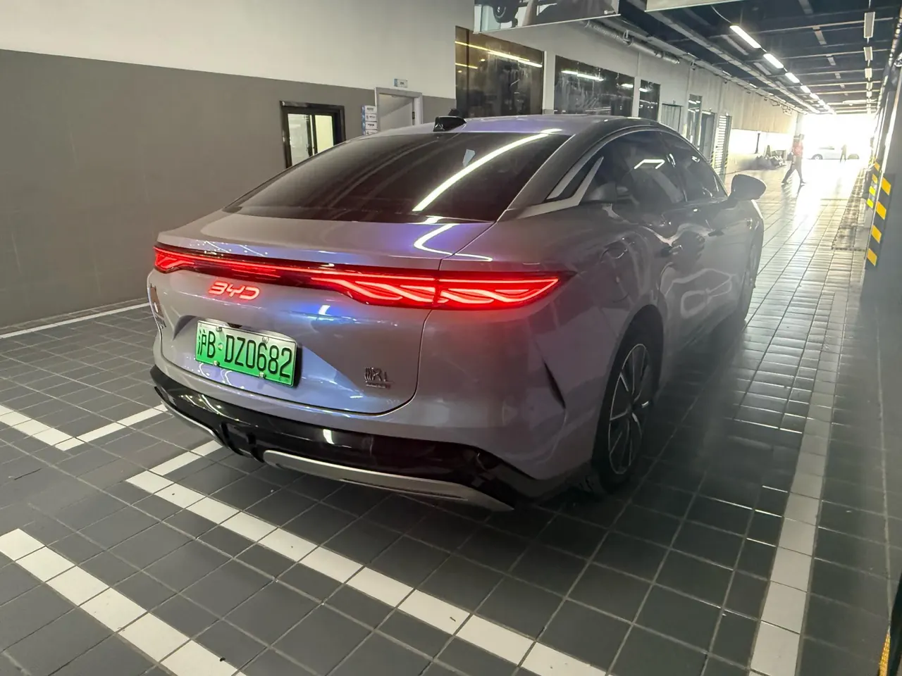 BYD 2025 Han L EV 701KM Laser Radar Flagship Automatic Gear 8
