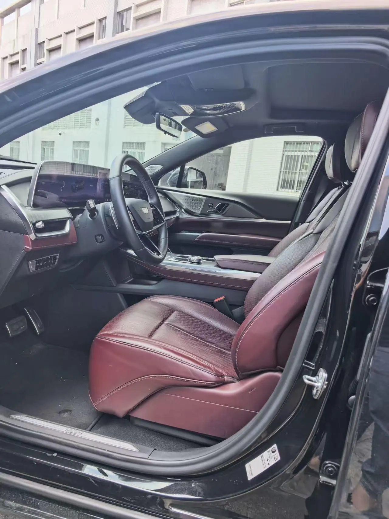 Cadillac 2025 XT5 48V 2.0T Platinum Automatic Gear 2