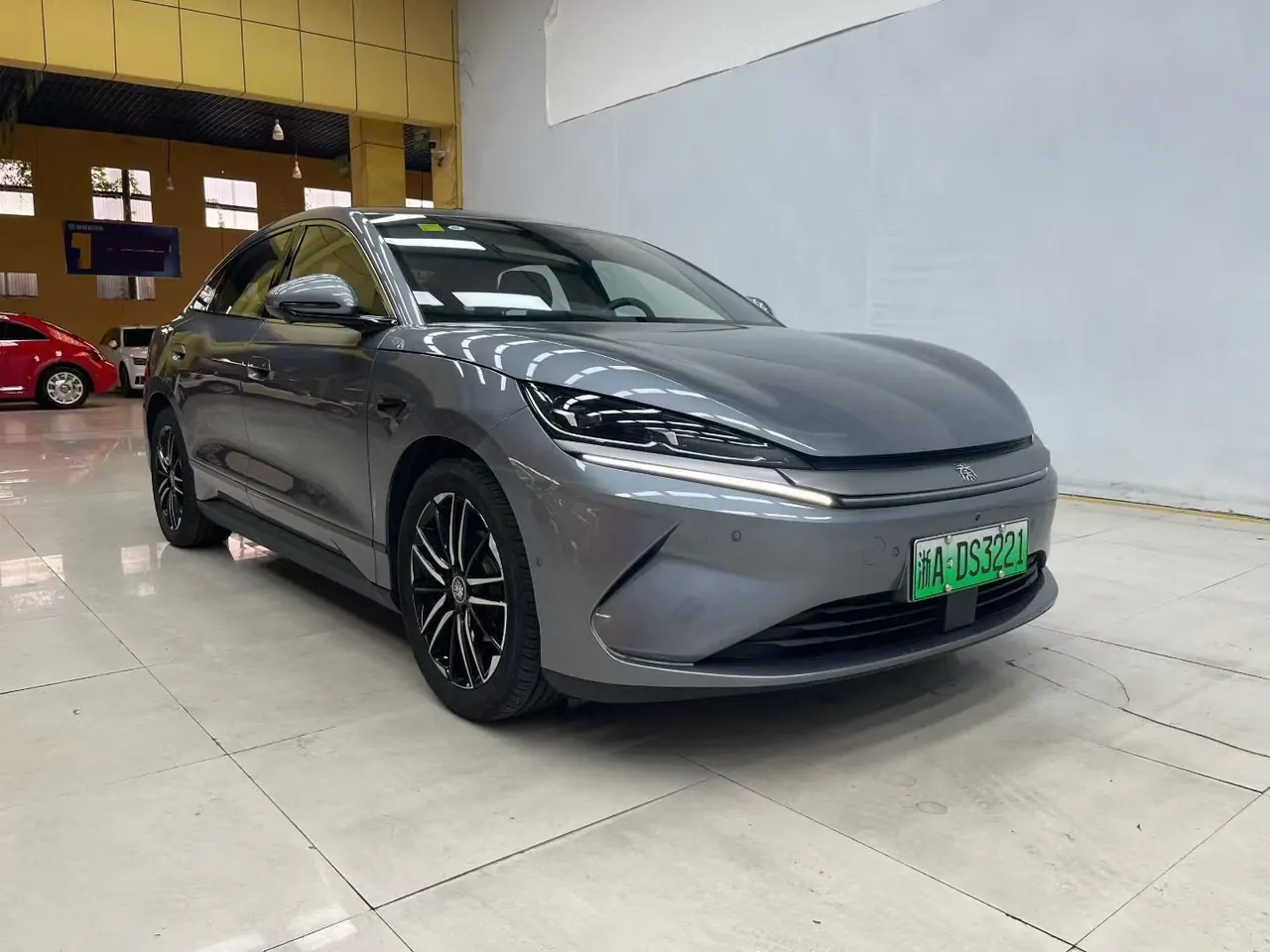 BYD 2025 Qin L EV 545KM Excellent Automatic Gear 2