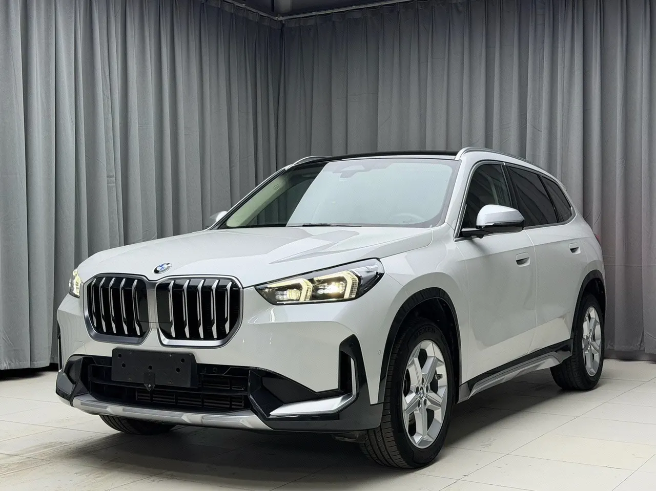 Open image lightbox: BMW 2023 X1 sDrive20Li 1.5T X Design Package Automatic Transmission