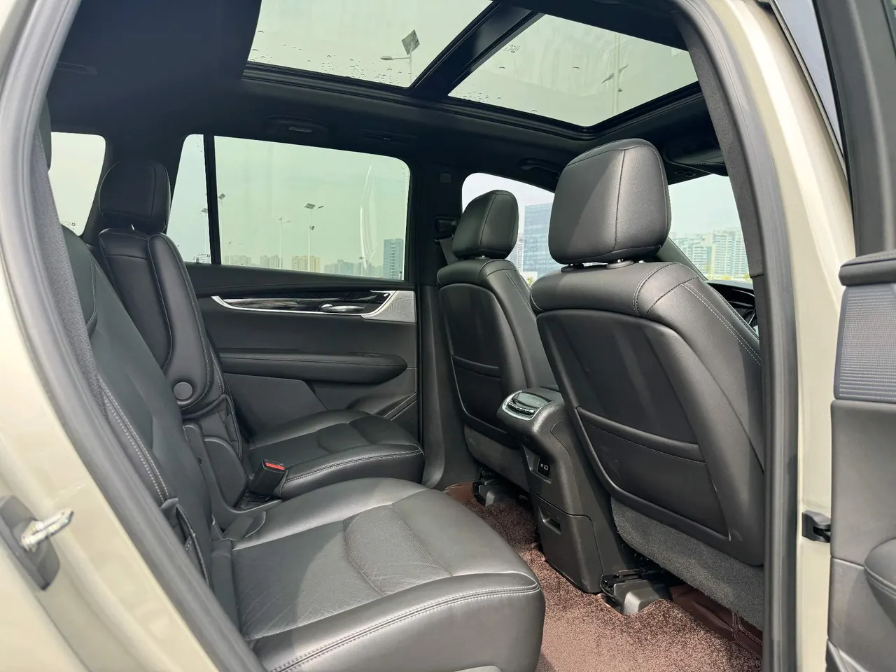 Cadillac 2021 XT6 2.0T 28T 6-seat four-wheel drive luxury automatic gear 10