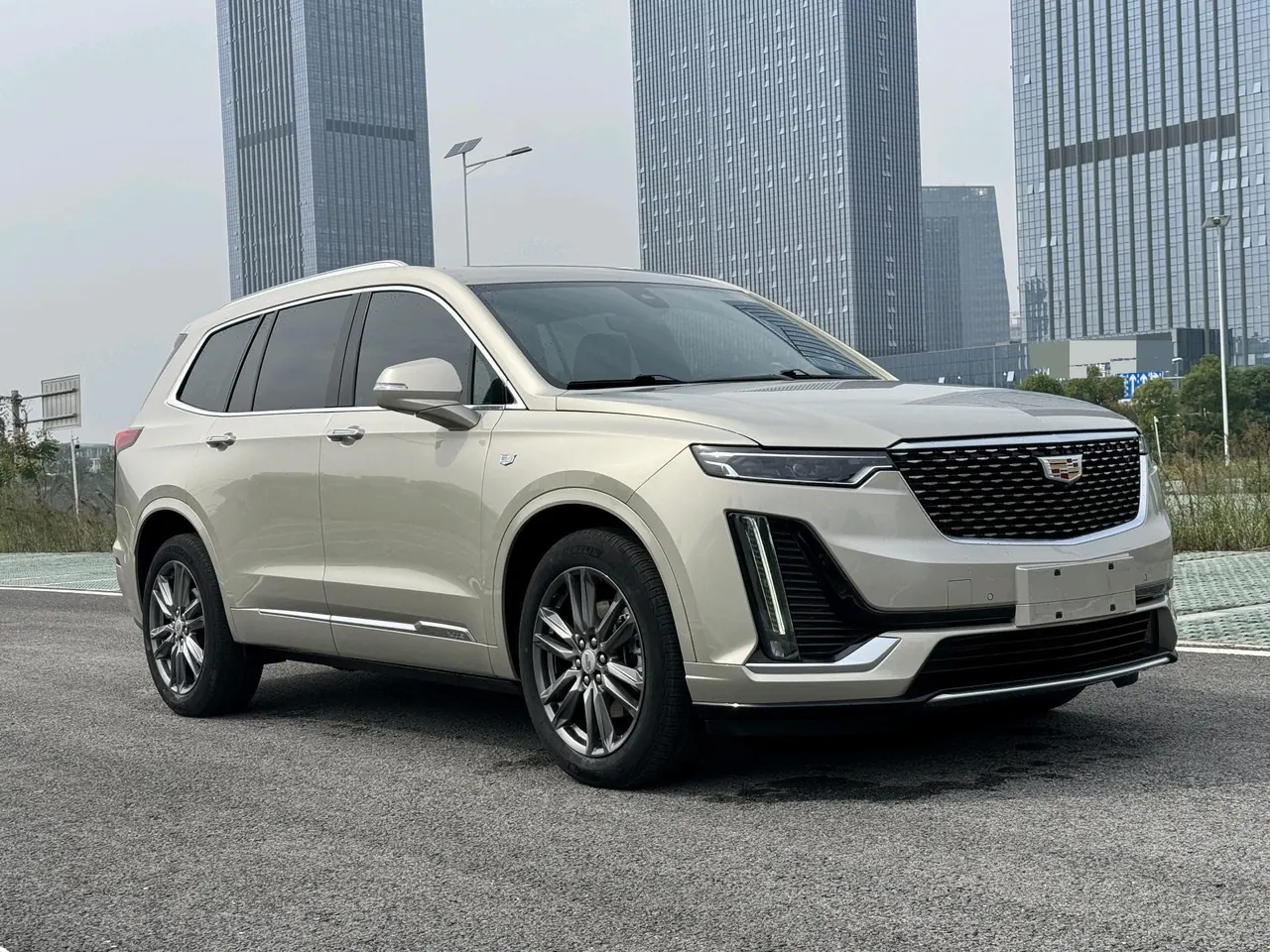 Cadillac 2021 XT6 2.0T 28T 6-seat four-wheel drive luxury automatic gear 3