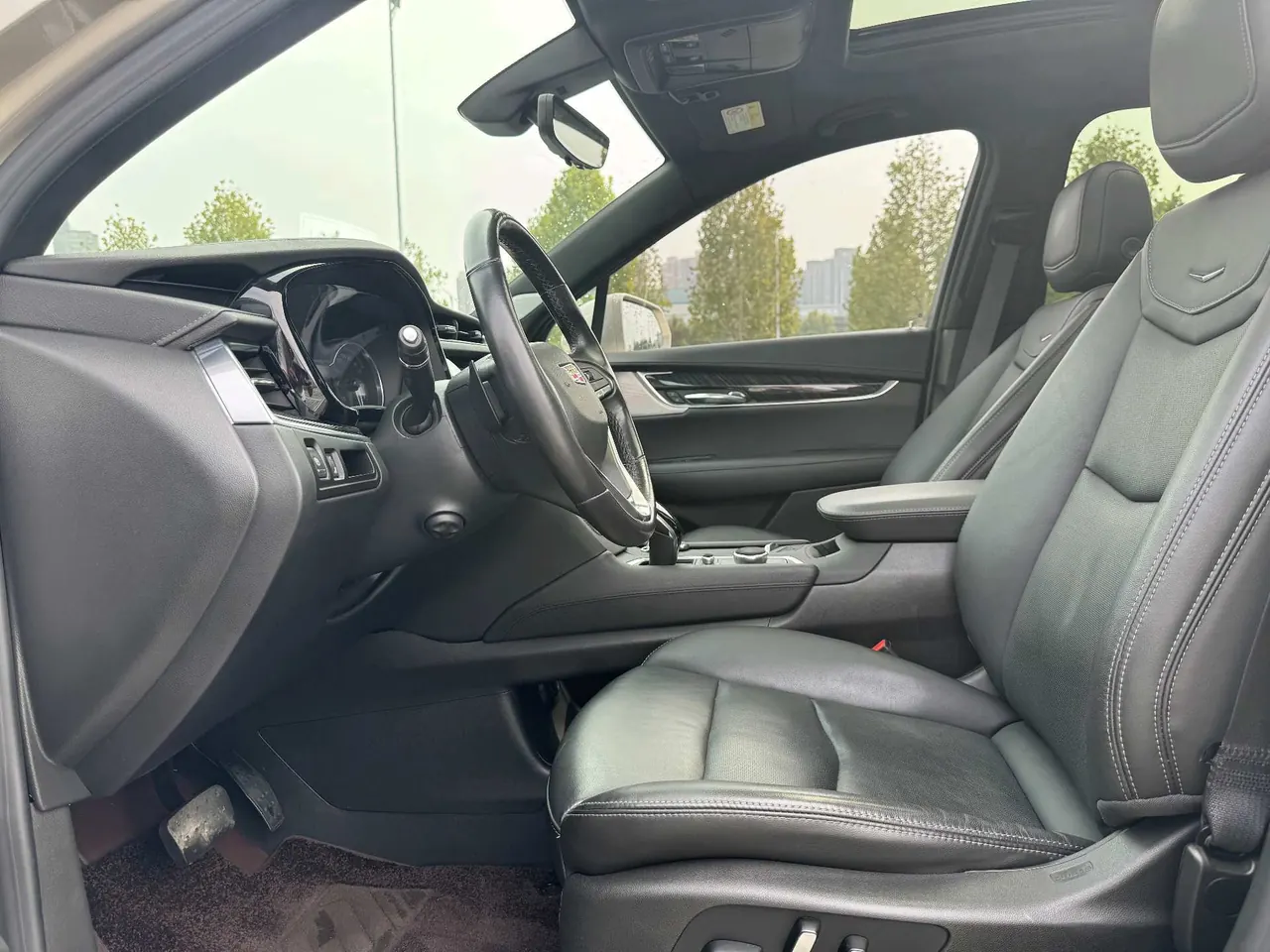 Cadillac 2021 XT6 2.0T 28T 6-seat four-wheel drive luxury automatic gear 4