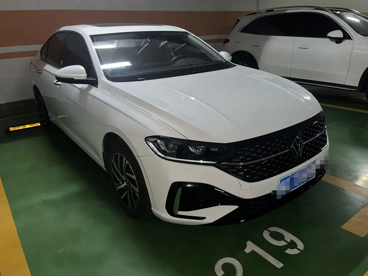 Volkswagen 2023 LaVida 1.5 Star 5 Million Edition Automatic Gear 3