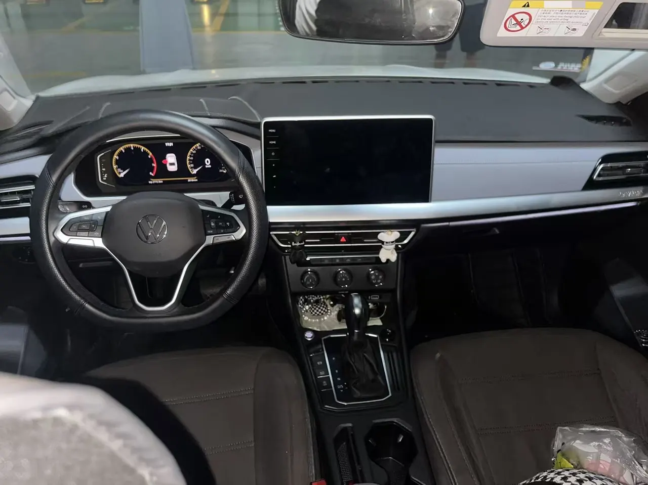 Volkswagen 2023 LaVida 1.5 Star 5 Million Edition Automatic Gear 4